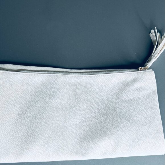 Rachel Miriam Vegan Pebble Leather Eve Cluth - Classic and Elegant - Picture 3 of 5